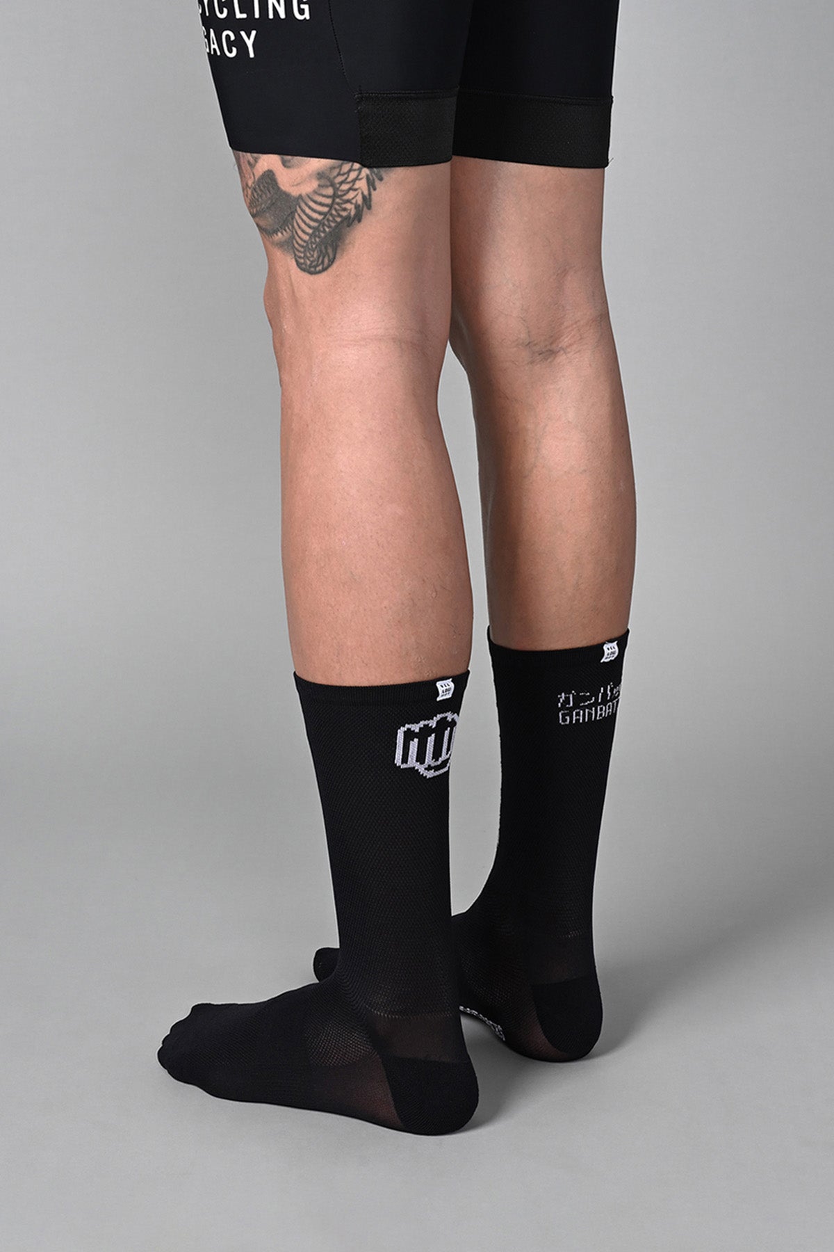 GANBATTE - BLACK REAR SIDE | BEST CYCLING SOCKS
