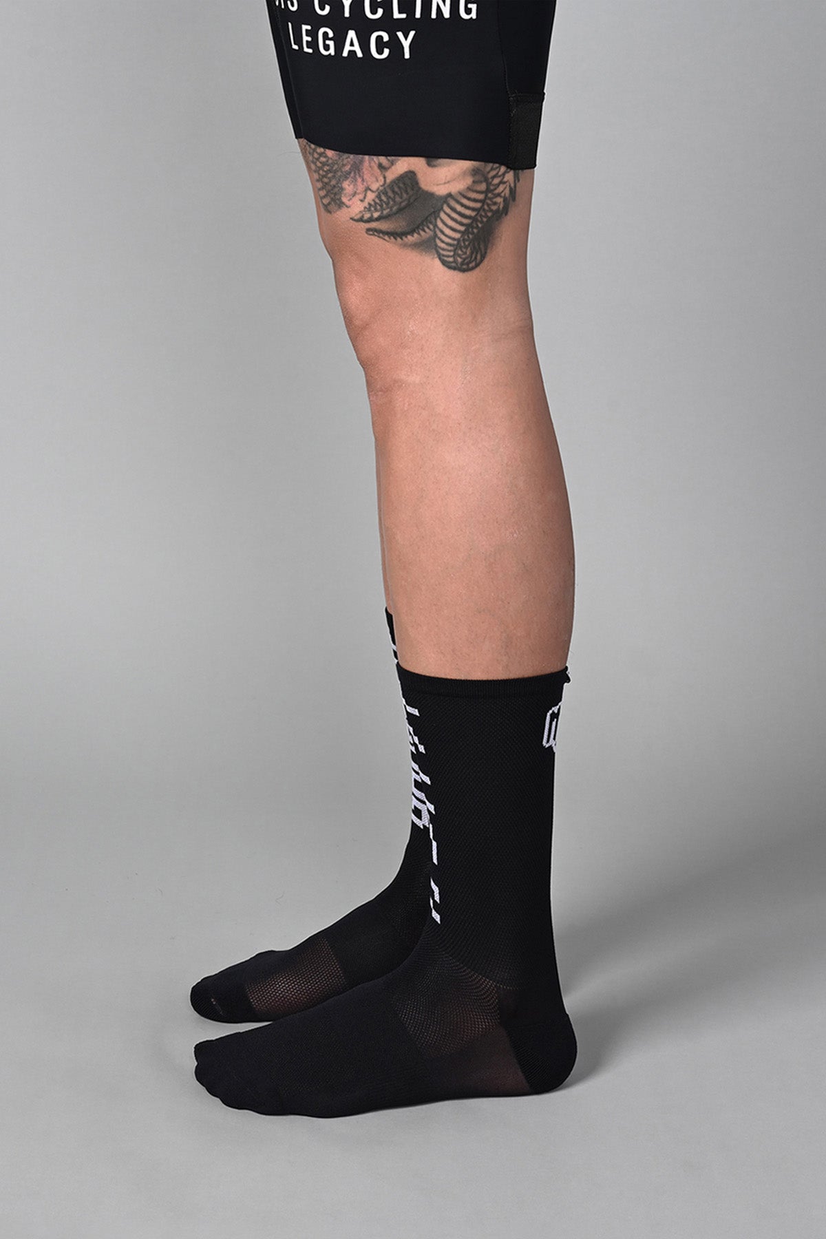 GANBATTE - BLACK SIDE | BEST CYCLING SOCKS