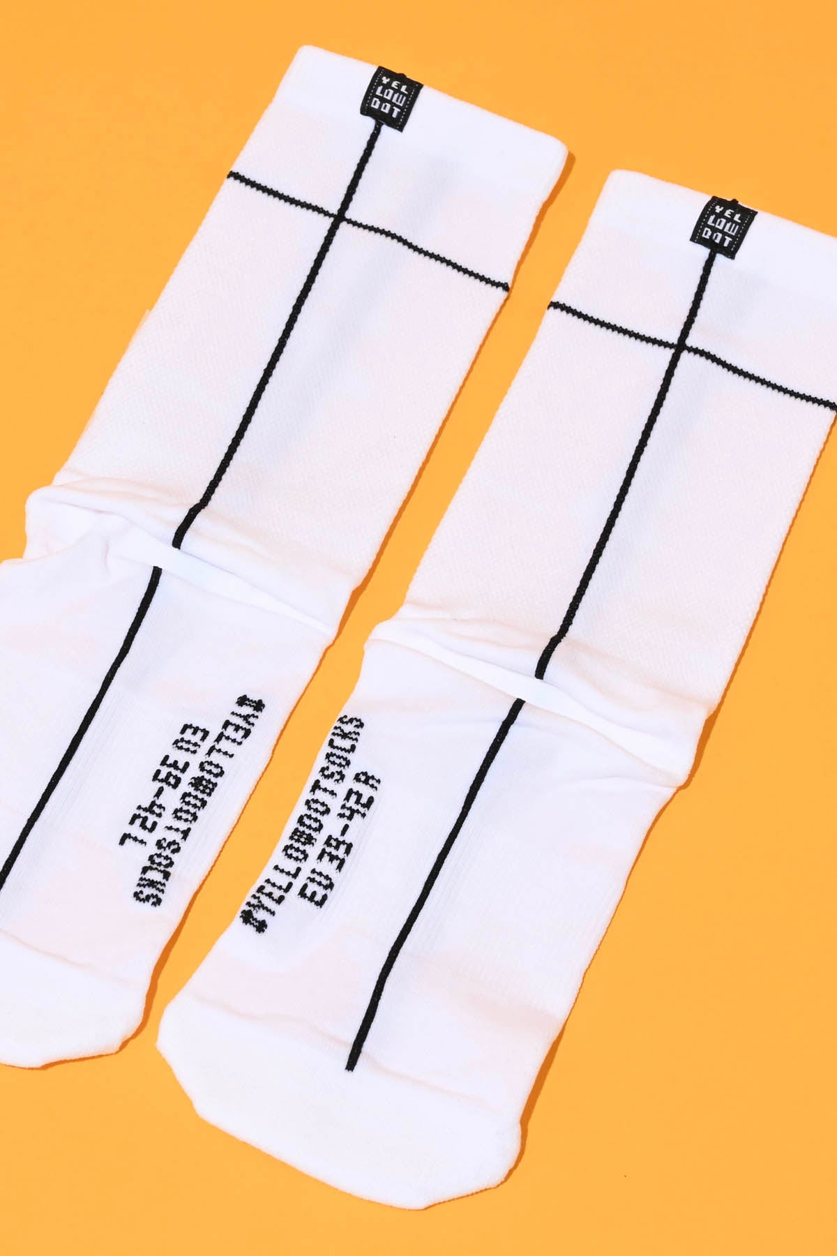 CROSSLINE - WHITE PACKSHOT | BEST CYCLING SOCKS