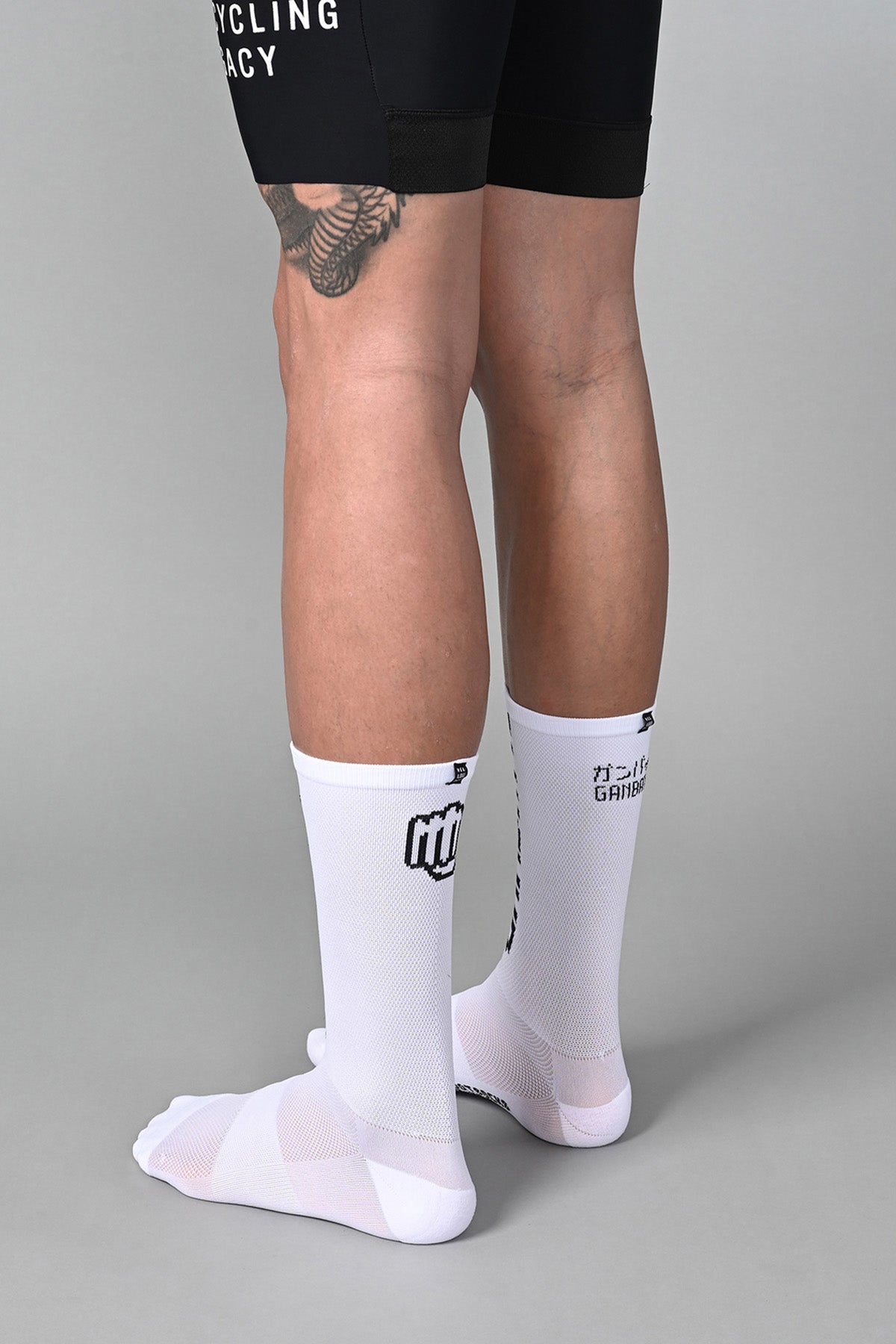 GANBATTE - WHITE REAR SIDE | BEST CYCLING SOCKS